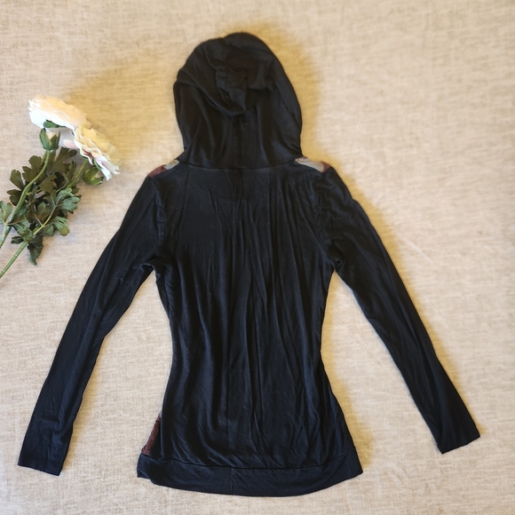 Floral & Black Blackarv Hoodie Shirt - Picture 3 of 4